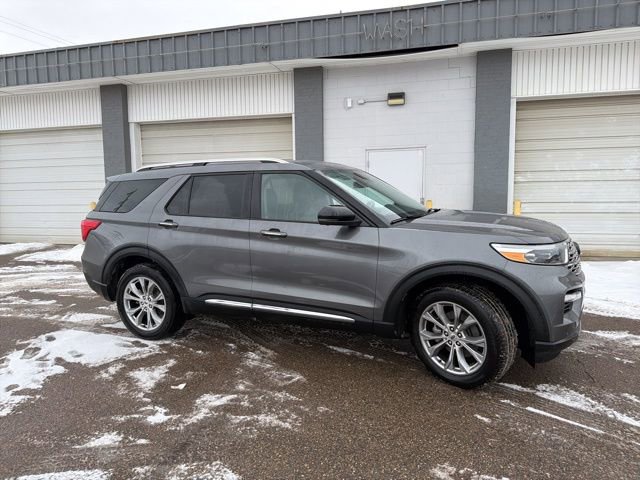 Certified 2023 Ford Explorer Limited w/ Equipment Group 301A image 5