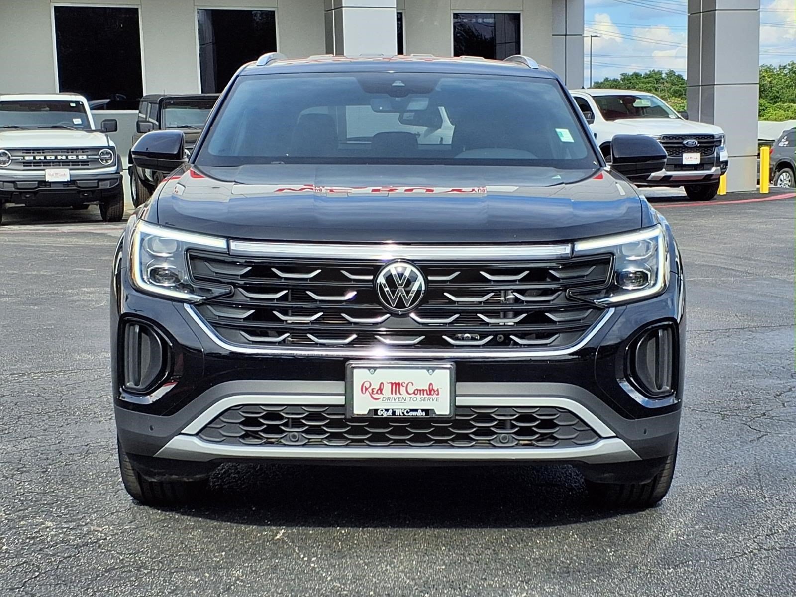 Used 2025 Volkswagen Atlas Cross Sport SE FWD image 2