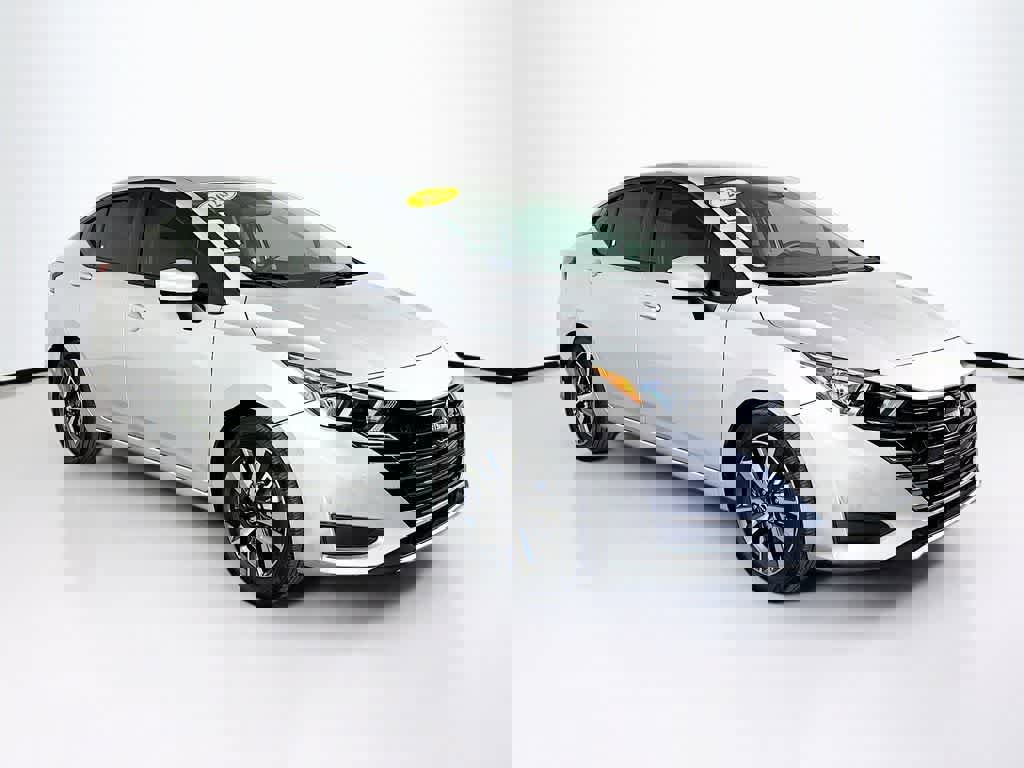 Used 2023 Nissan Versa SV image 22