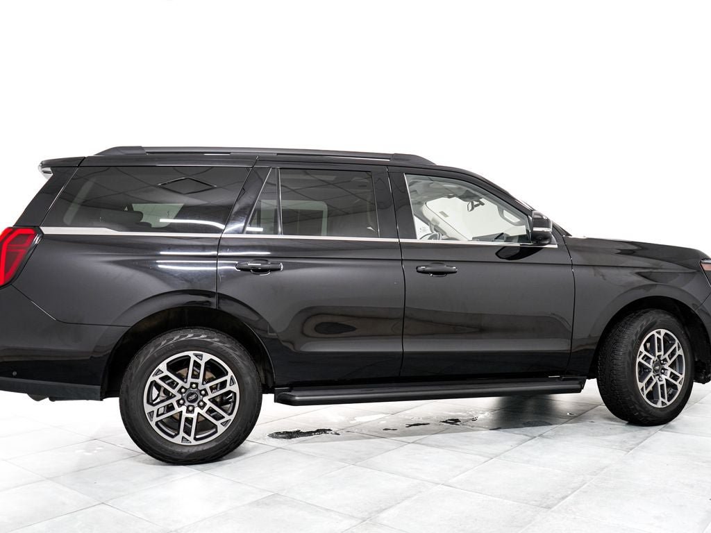 Certified 2025 Ford Expedition Active AWD/4WD image 7