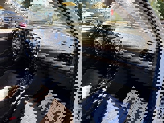 Used 2021 Volkswagen Jetta SE w/ SE Cold Weather Package image 20