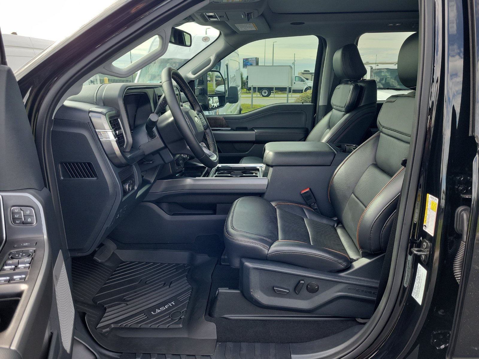 Certified 2025 Ford F250 Lariat w/ Lariat Ultimate Package AWD/4WD image 17