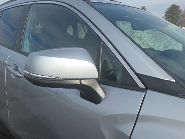 Used 2024 Toyota Corolla Cross XLE w/ Convenience Package image 9