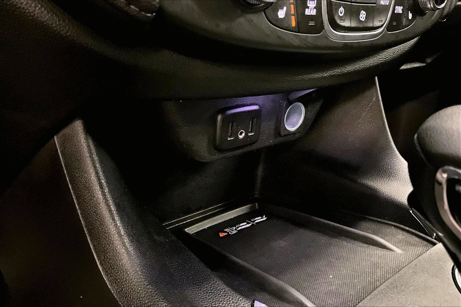 Used 2022 Chevrolet Traverse LT w/ LPO, Cargo Package image 32