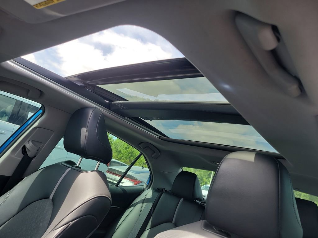 Used 2020 Toyota Camry XSE FWD image 17