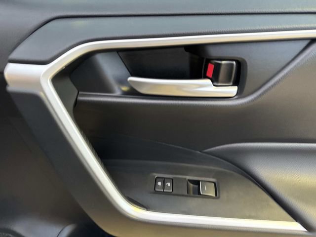 Used 2025 Toyota RAV4 XLE image 15