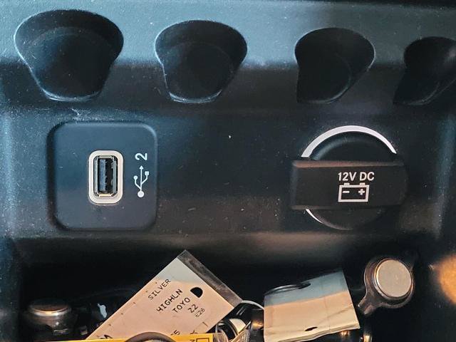 Used 2019 Jeep Cherokee Latitude w/ Popular Appearance Group FWD image 17