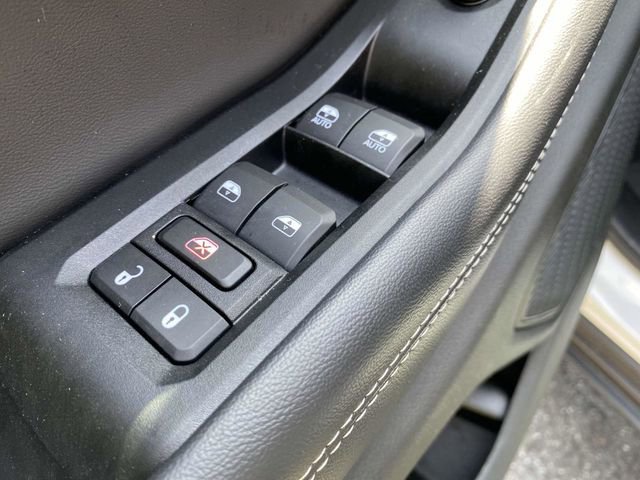 Used 2023 Jeep Grand Cherokee Laredo AWD/4WD image 17