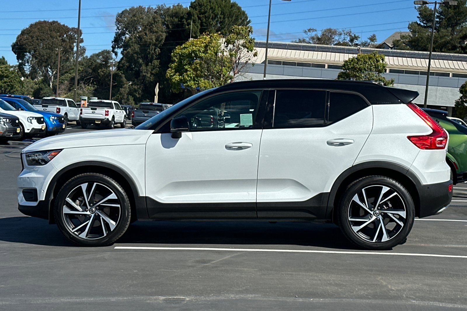 Used 2019 Volvo XC40 T5 R-Design AWD/4WD image 10
