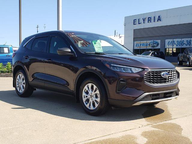 Certified 2023 Ford Escape Active AWD/4WD image 1