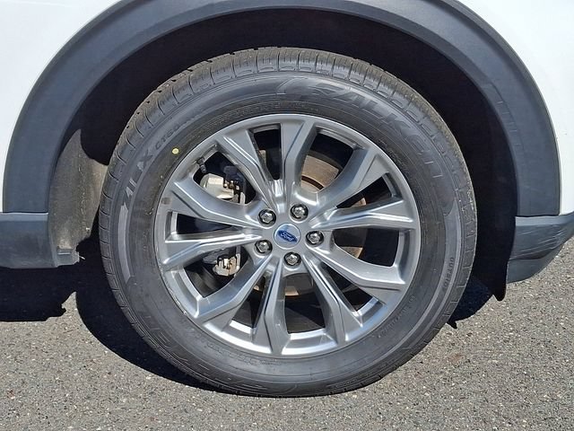 Certified 2022 Ford Explorer XLT w/ Equipment Group 202A AWD/4WD image 10