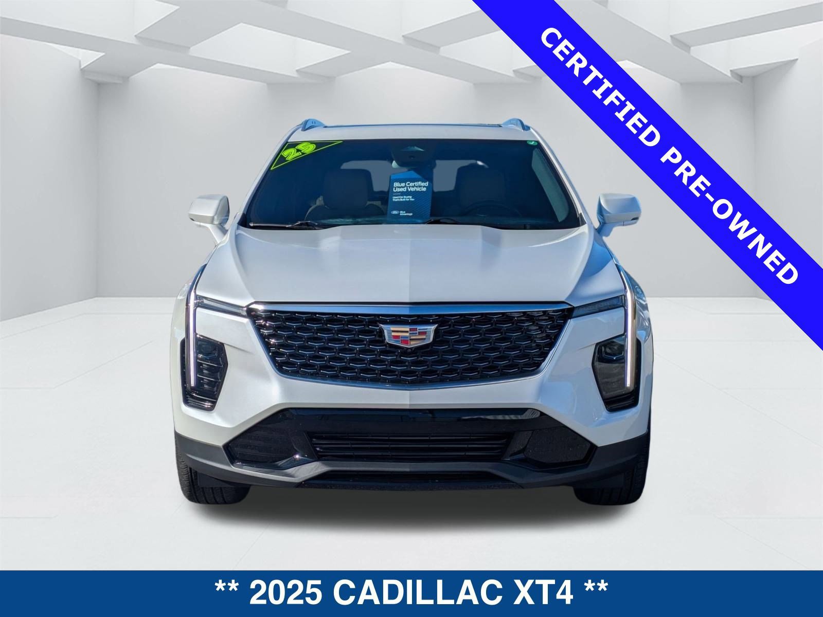 Used 2025 Cadillac XT4 Premium Luxury image 9