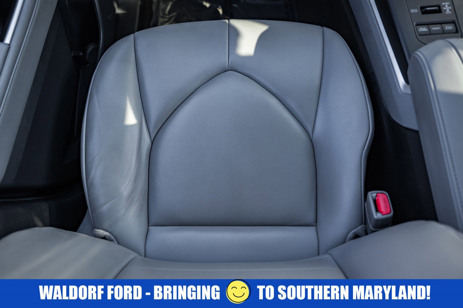 Used 2020 Toyota Highlander XLE image 32