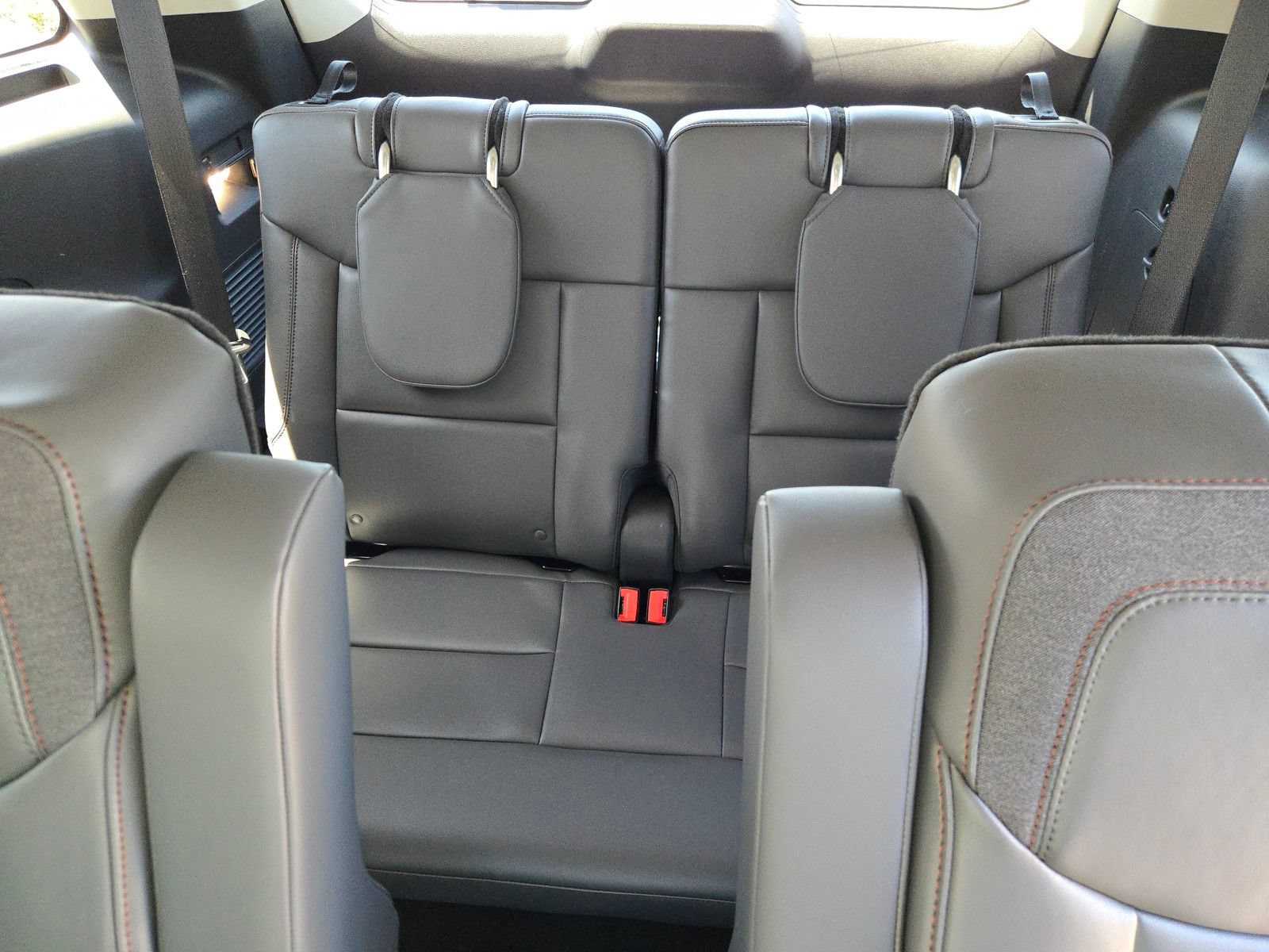 Certified 2025 Ford Explorer Active w/ Active Comfort Package RWD image 19