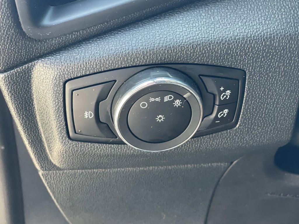 Certified 2018 Ford EcoSport SE FWD image 19