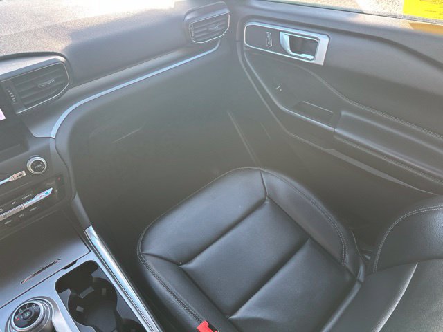 Certified 2020 Ford Explorer XLT w/ Equipment Group 202A AWD/4WD image 26
