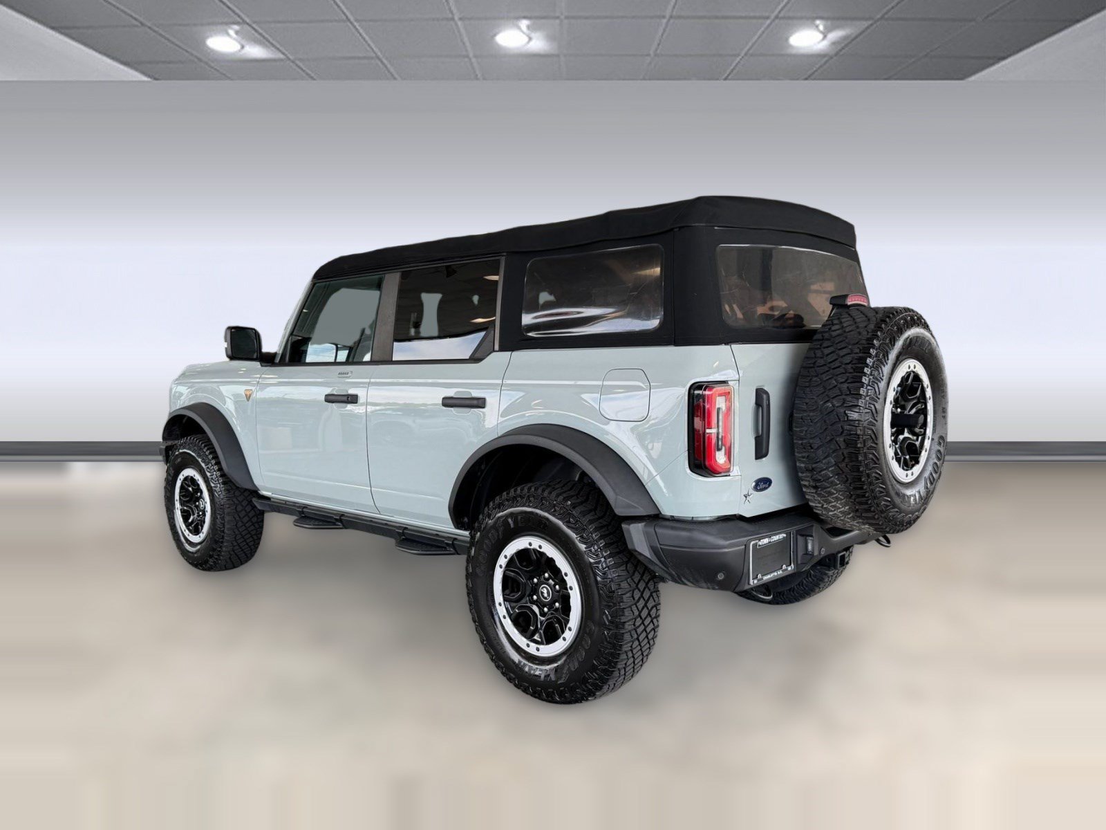 Certified 2022 Ford Bronco Badlands w/ Sasquatch Package AWD/4WD image 3