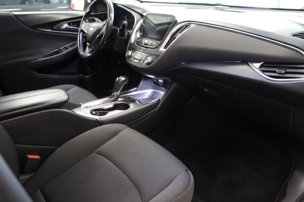 Used 2018 Chevrolet Malibu LT FWD image 48