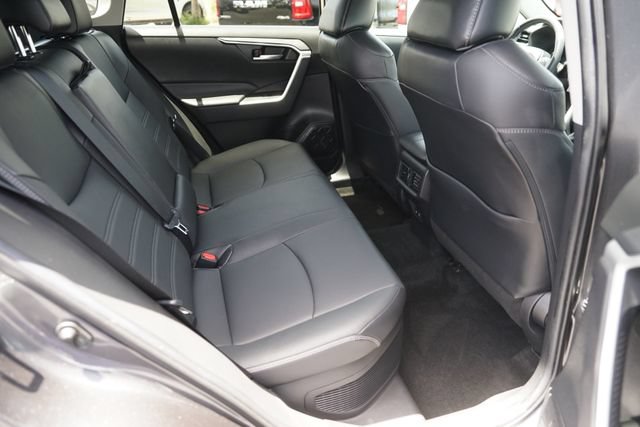Used 2021 Toyota RAV4 XLE Premium AWD/4WD image 16