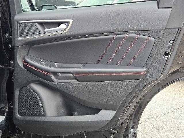 Certified 2022 Ford Edge ST-Line w/ Class II Trailer Tow Package image 11