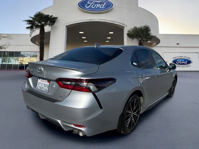Used 2023 Toyota Camry SE image 3