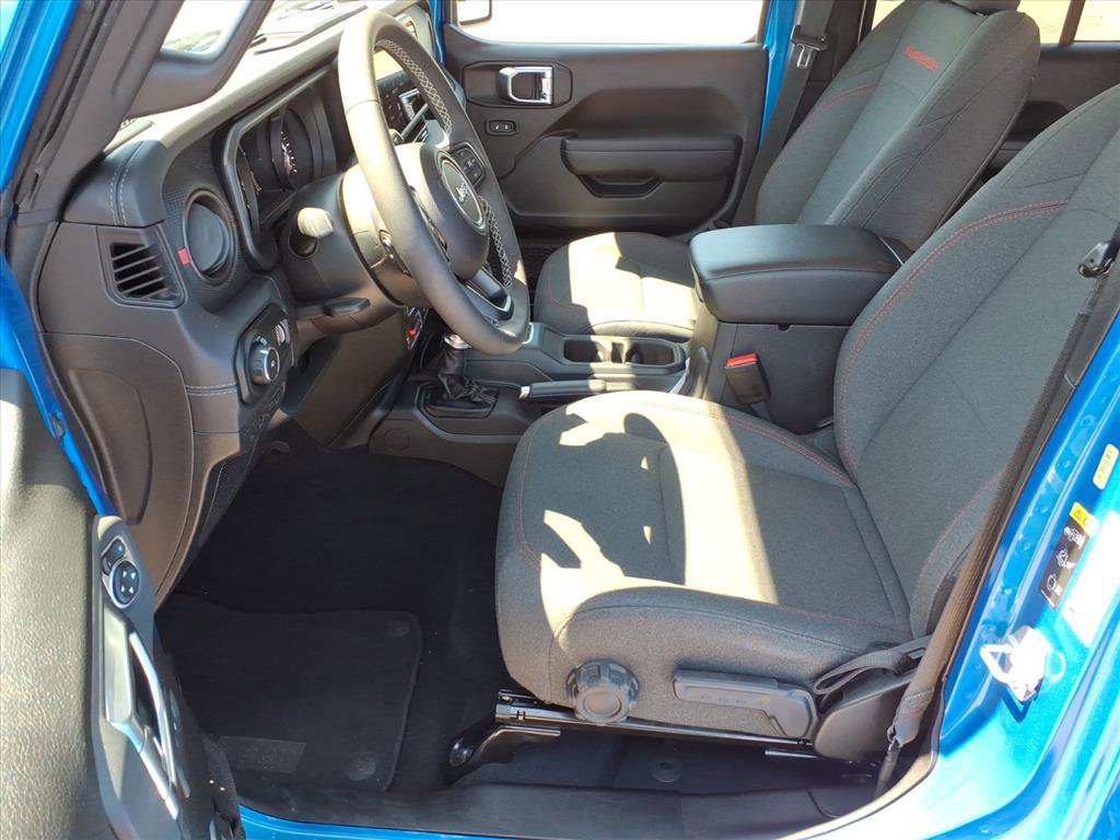 Used 2025 Jeep Wrangler Unlimited Rubicon AWD/4WD image 4