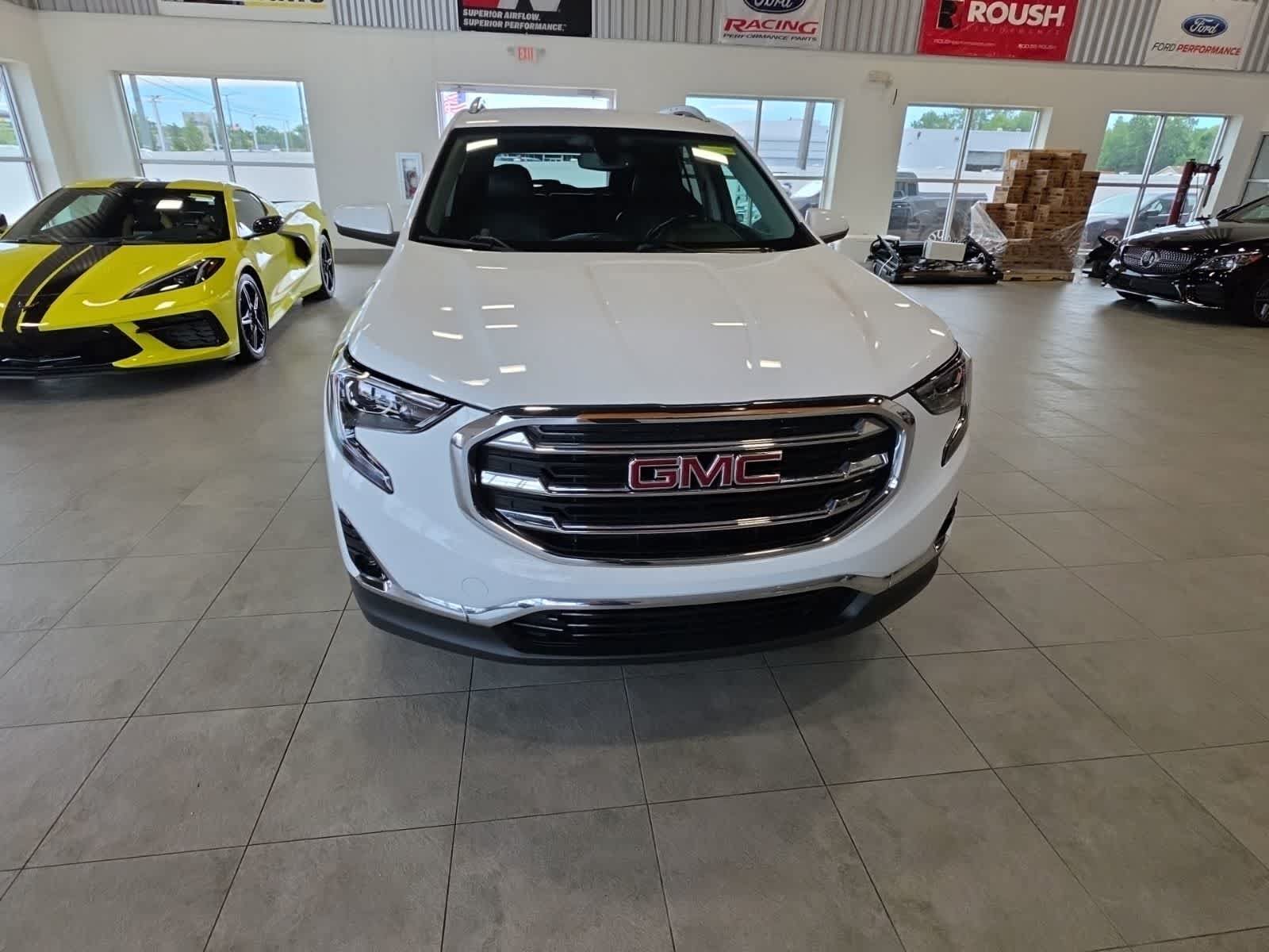 Used 2019 GMC Terrain SLT w/ Preferred Package AWD/4WD image 3