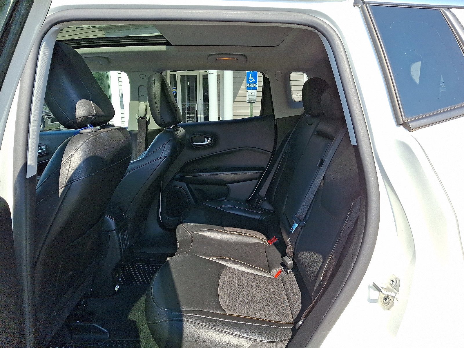 Used 2020 Jeep Compass Latitude w/ Popular Equipment Group image 11