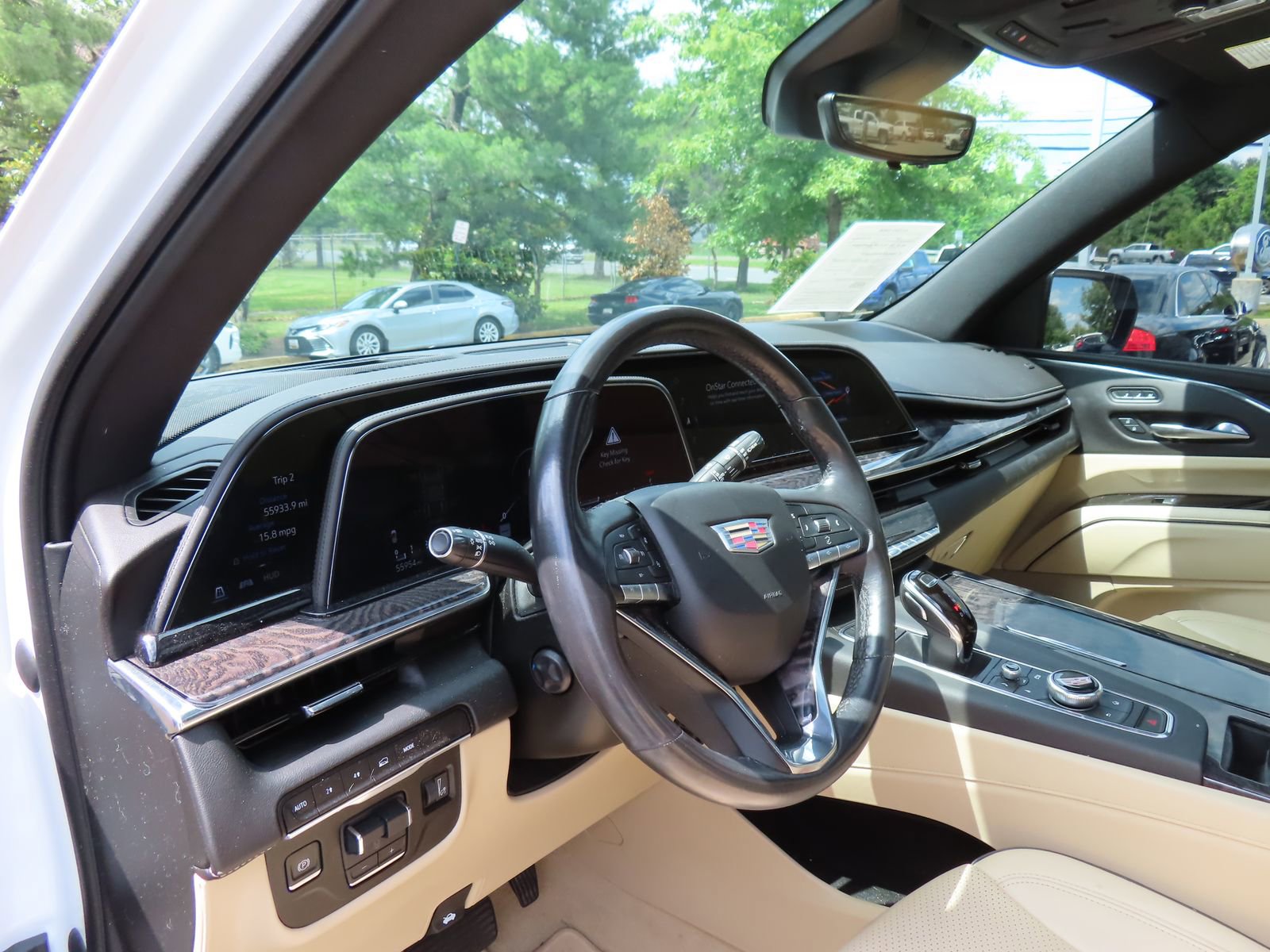 Used 2021 Cadillac Escalade Premium Luxury w/ Performance Package AWD/4WD image 14