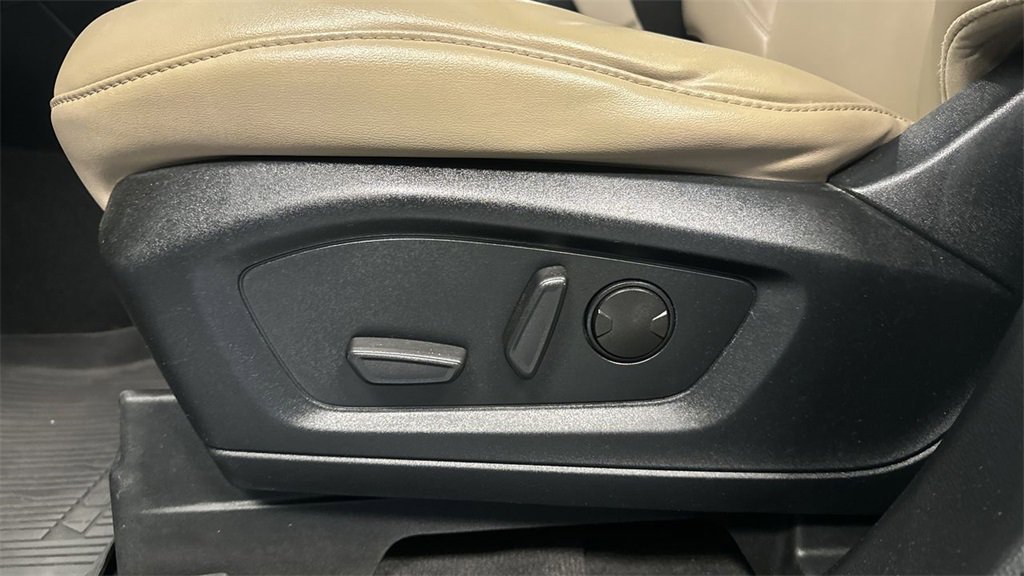 Certified 2022 Ford Explorer XLT image 15