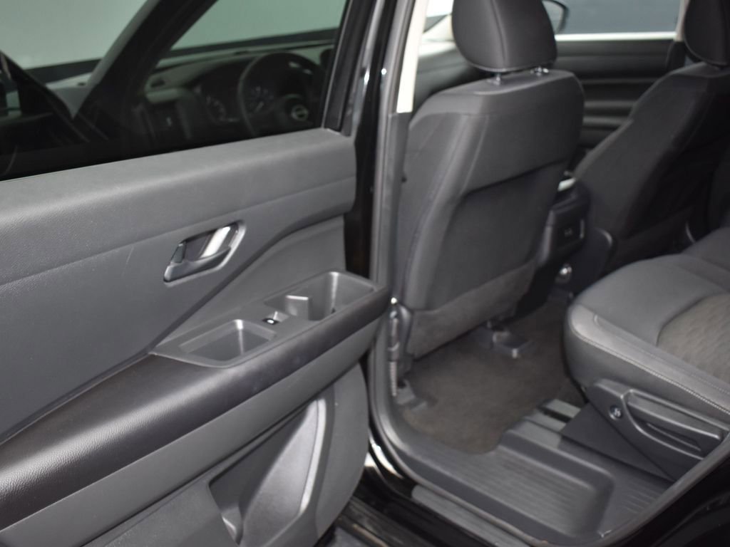 Used 2024 Nissan Pathfinder S image 12