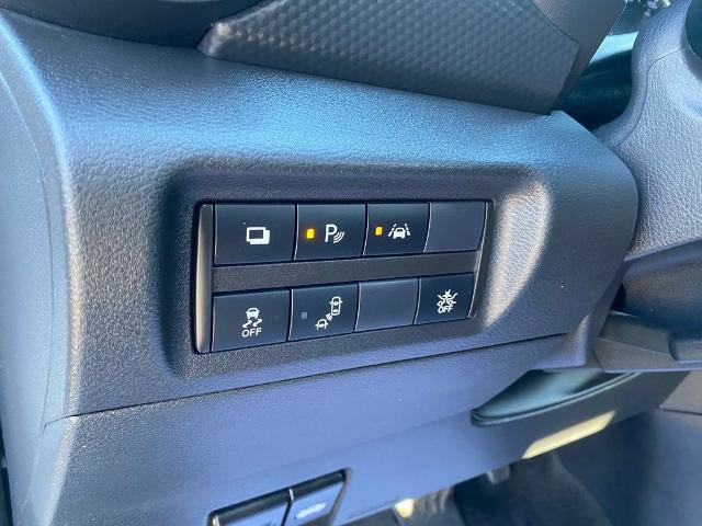 Used 2021 Nissan Kicks S image 15