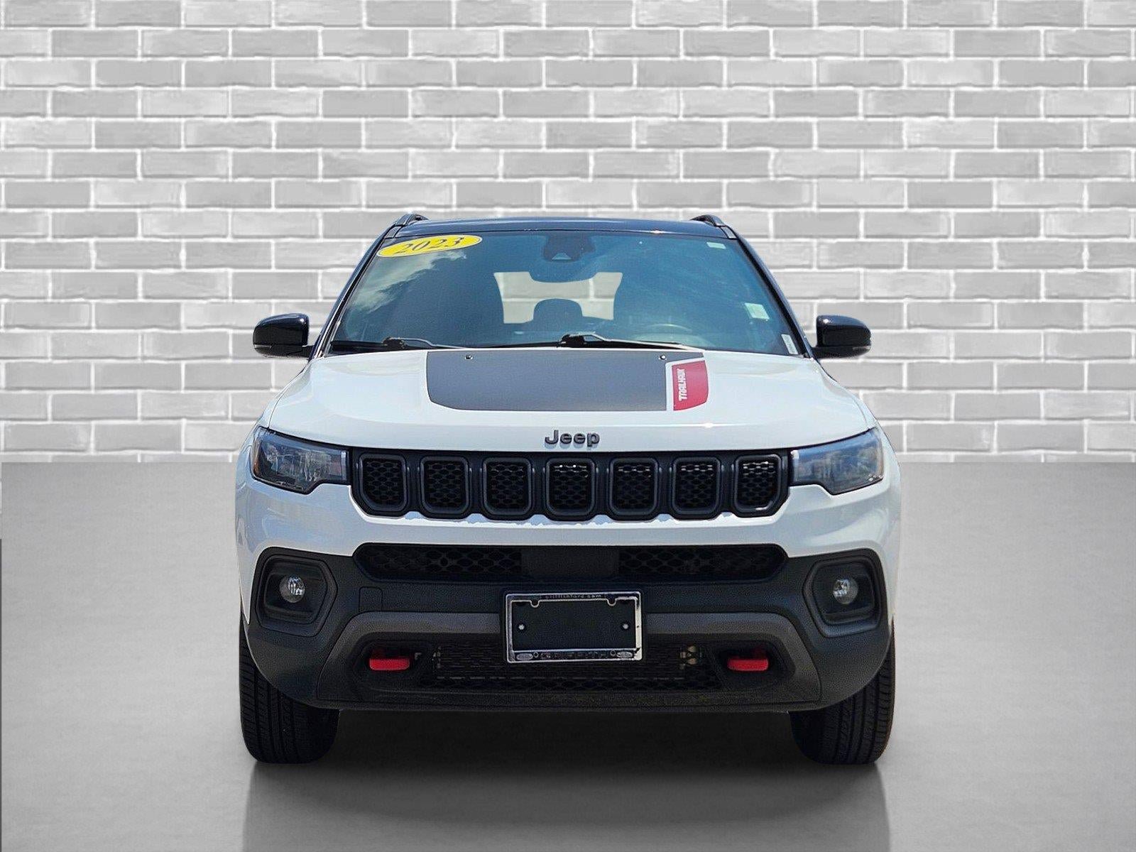 Used 2023 Jeep Compass Trailhawk AWD/4WD image 2