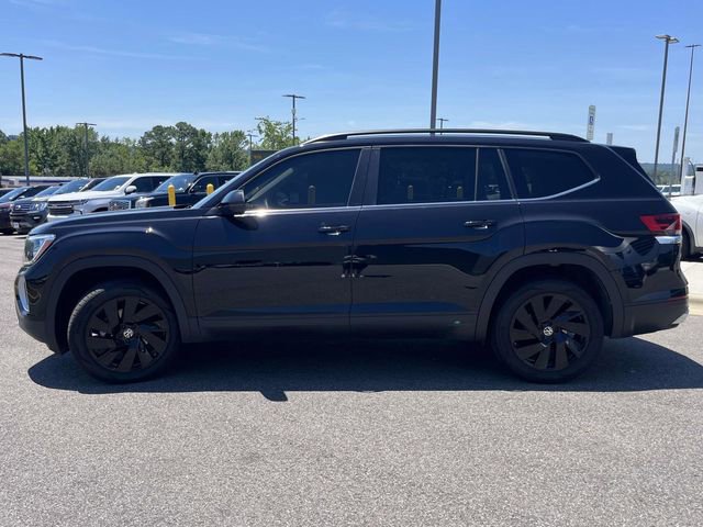 Used 2024 Volkswagen Atlas SE w/ Black Wheel Package FWD image 7