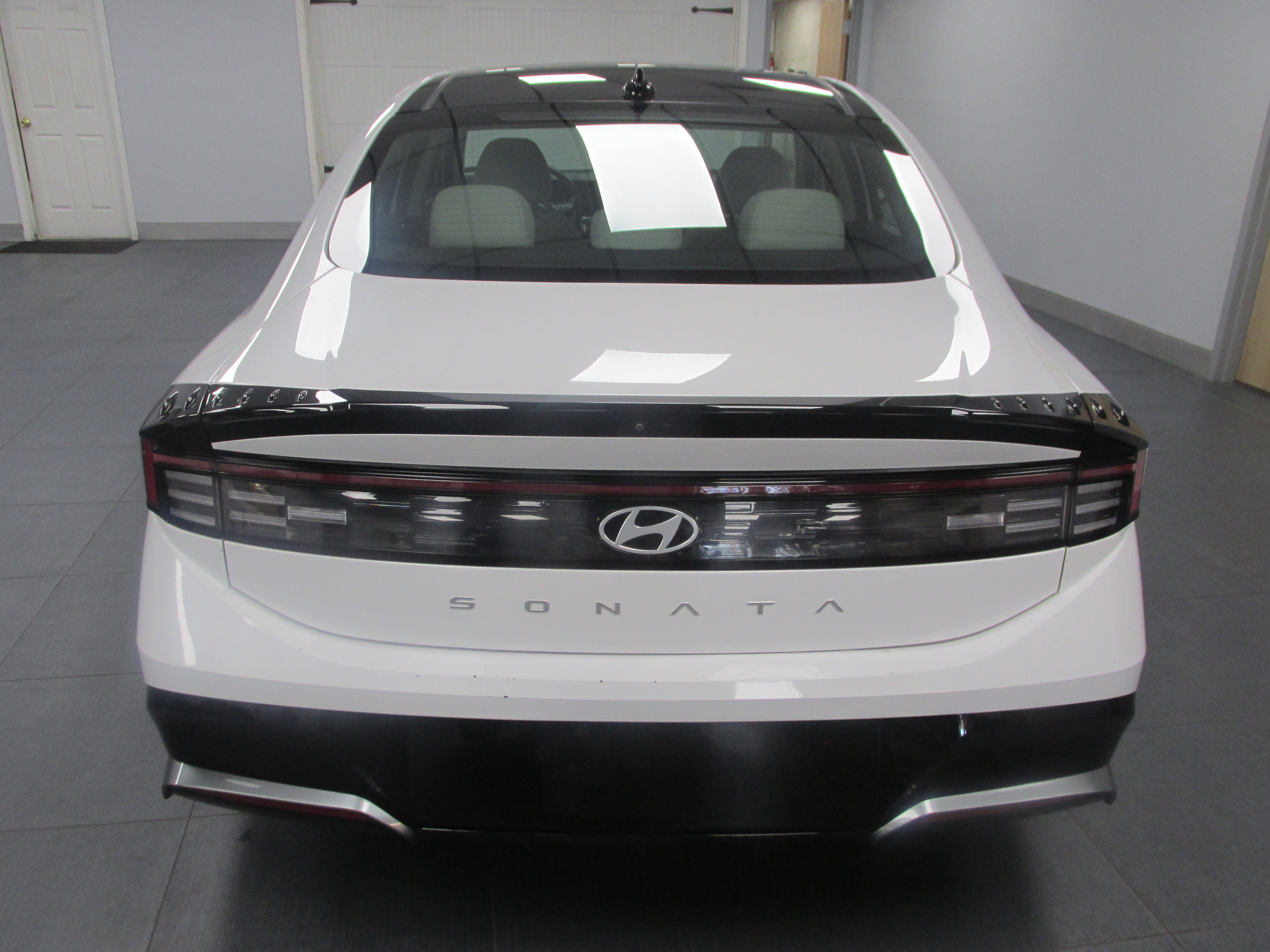 Used 2024 Hyundai Sonata SEL w/ Convenience Package FWD image 6