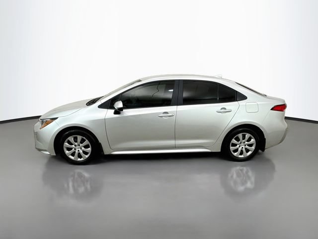 Used 2026 Toyota Corolla LE FWD image 4