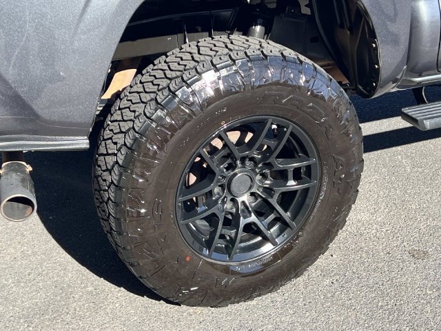 Used 2020 Toyota Tacoma SR AWD/4WD image 6