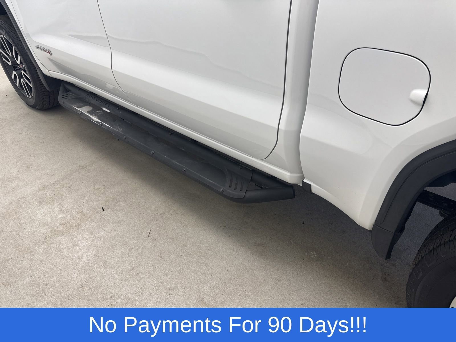 Used 2022 GMC Sierra 1500 AT4 w/ Technology Package AWD/4WD image 8