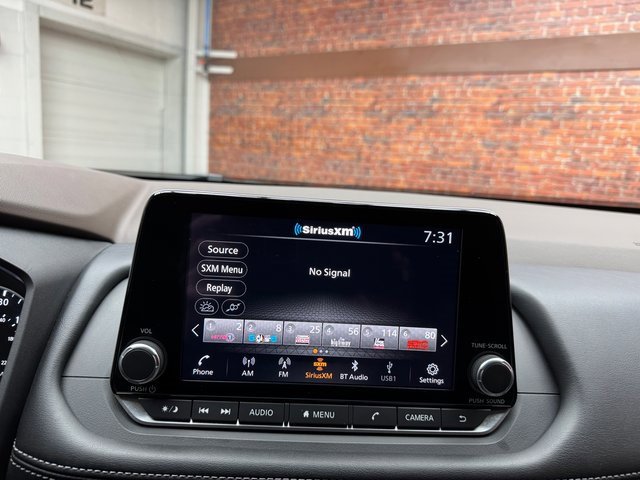 Used 2023 Nissan Rogue SV image 18