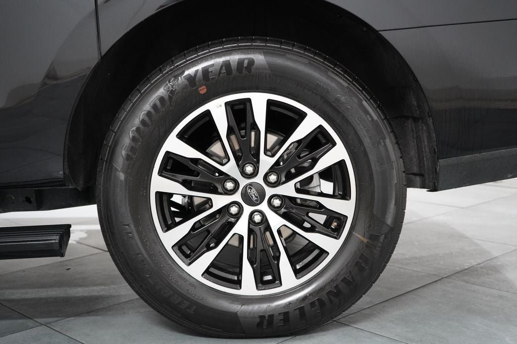 Certified 2025 Ford Expedition Max Platinum AWD/4WD image 36