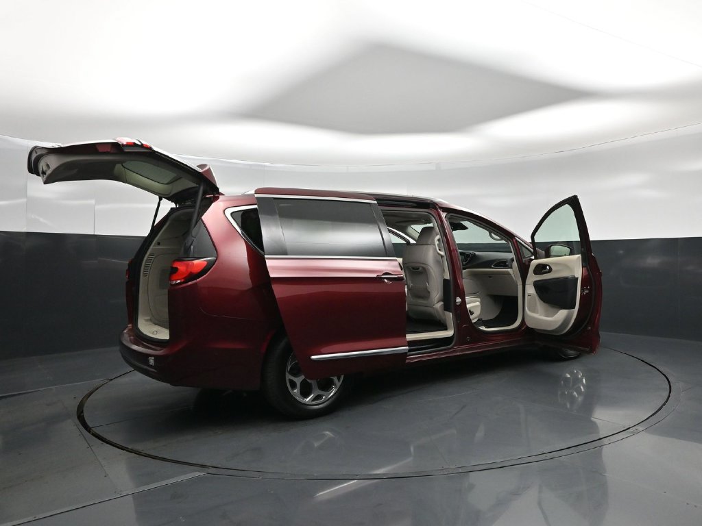 Used 2021 Chrysler Pacifica Limited w/ Premium & Safety Sphere Group AWD/4WD image 6