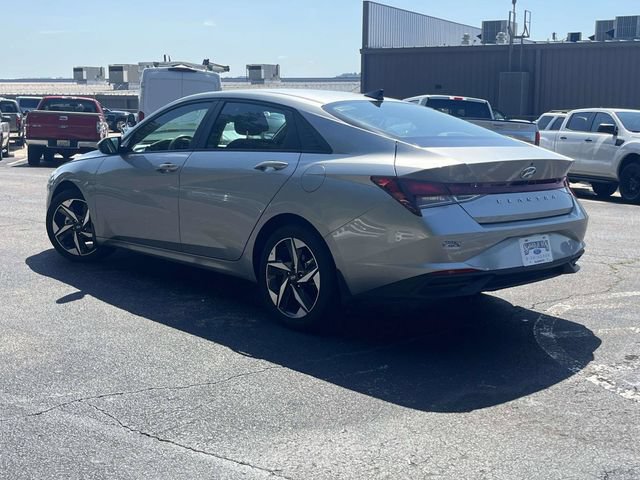 Used 2023 Hyundai Elantra SEL w/ Convenience Package FWD image 6