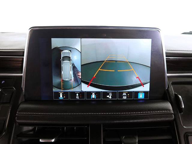 Used 2022 Chevrolet Suburban Z71 w/ Luxury Package AWD/4WD image 27