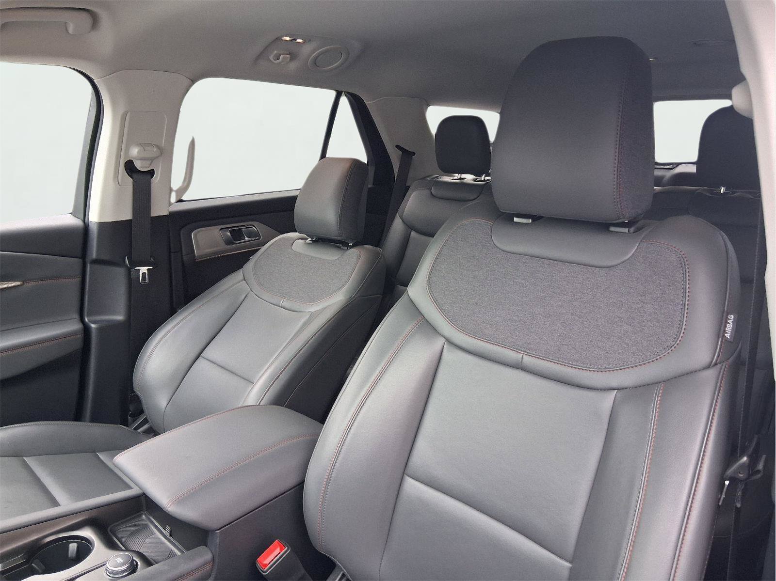 Certified 2025 Ford Explorer Active w/ Active Comfort Package RWD image 13