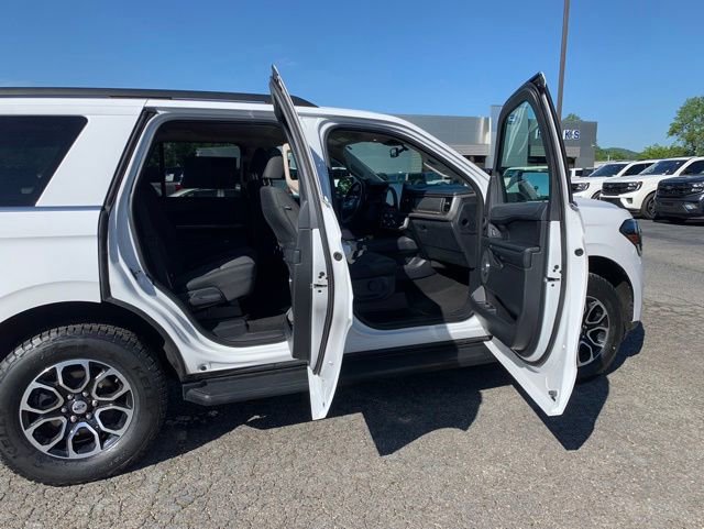 Certified 2024 Ford Expedition XLT AWD/4WD image 11