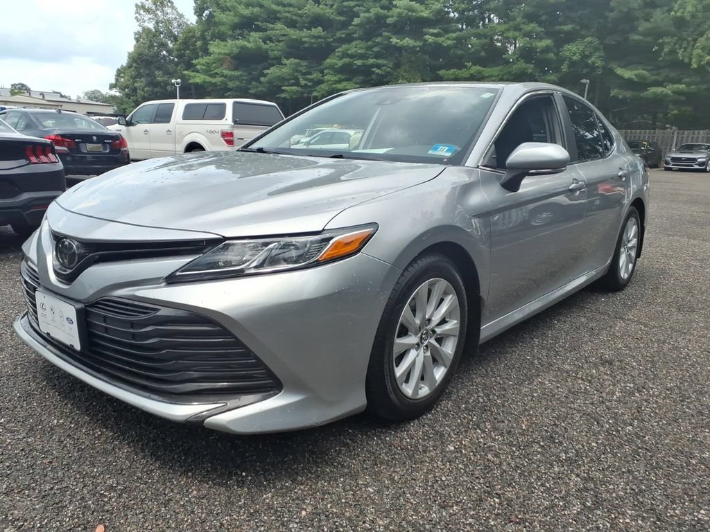 Used 2019 Toyota Camry LE w/ Convenience Package FWD image 5