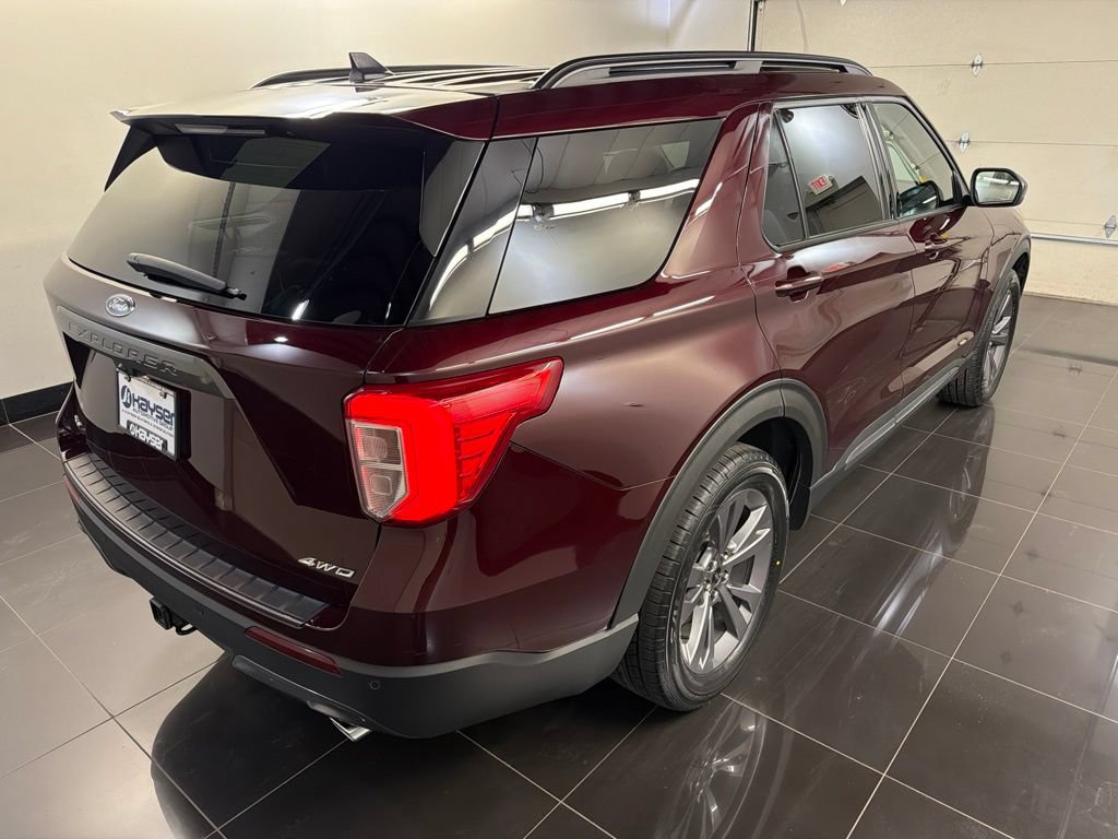 Certified 2022 Ford Explorer XLT w/ Equipment Group 202A AWD/4WD image 6