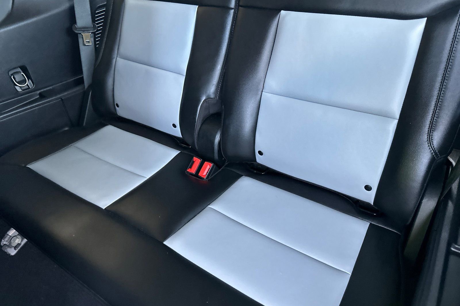 Certified 2022 Ford Explorer XLT w/ Equipment Group 202A image 18