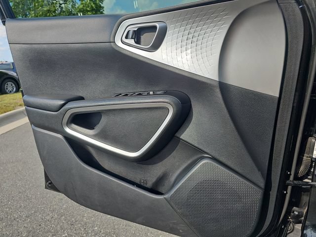 Used 2024 Kia Soul S FWD image 27