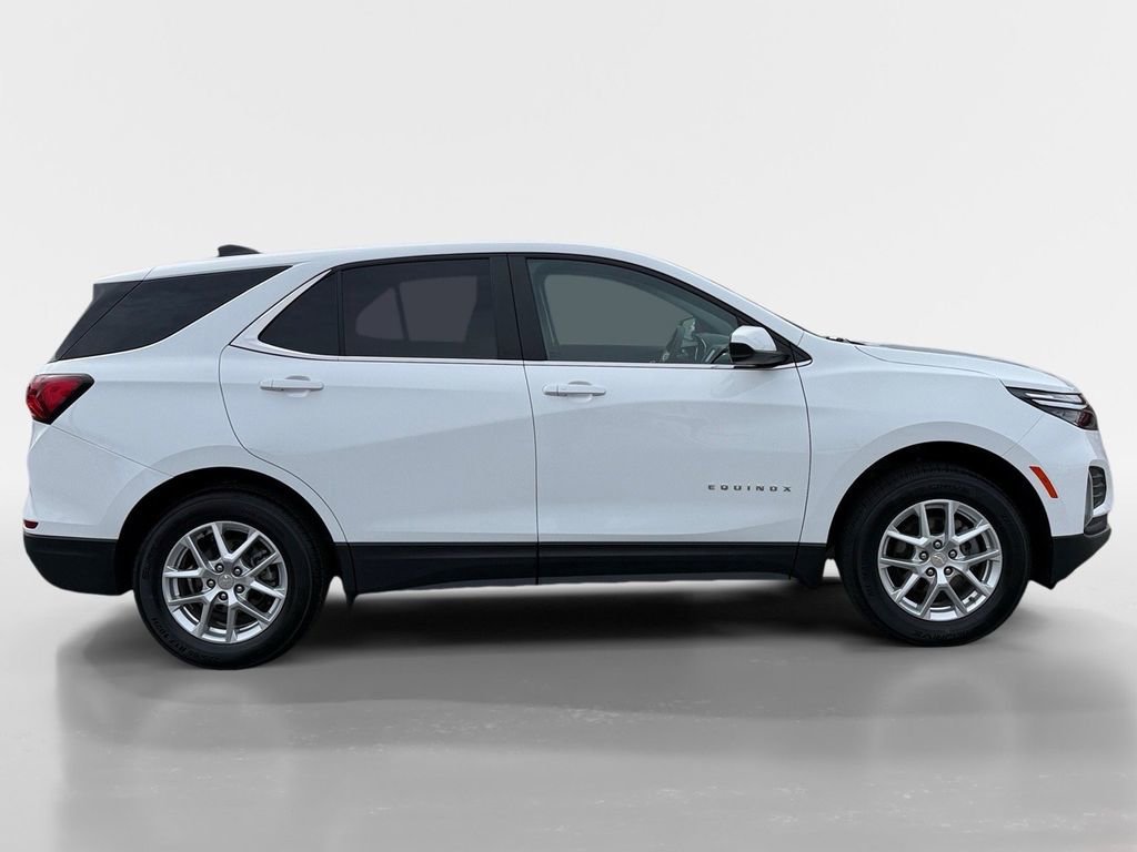 Used 2023 Chevrolet Equinox LT image 2